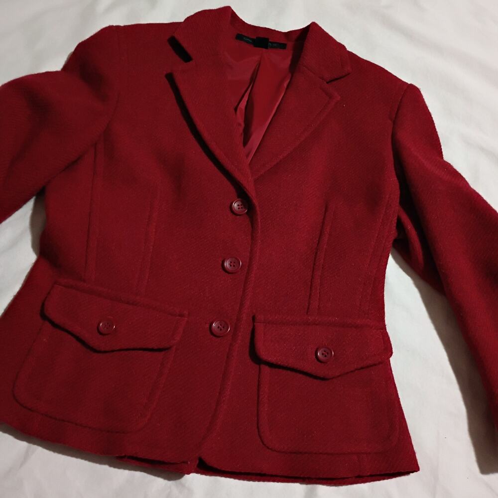 Express Design Studio 6 Red Jacket Short Pleated 3-Button-Front Button-Accents